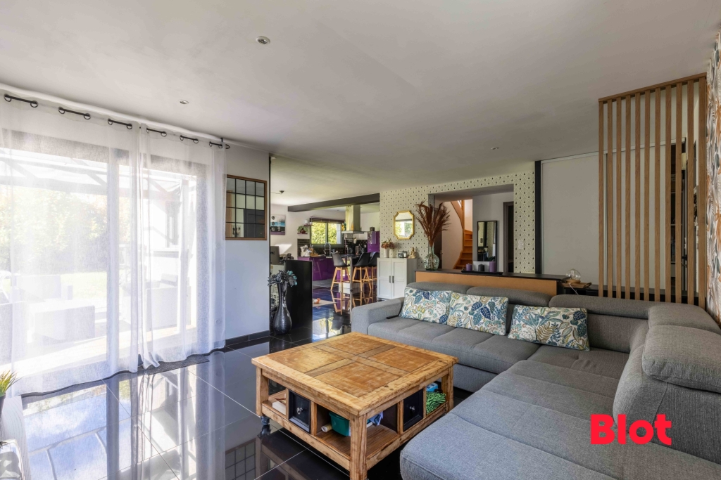 Maison 7 pièces 140 m² · à Thorigné-Fouillard · 140 m² · 483 000 €