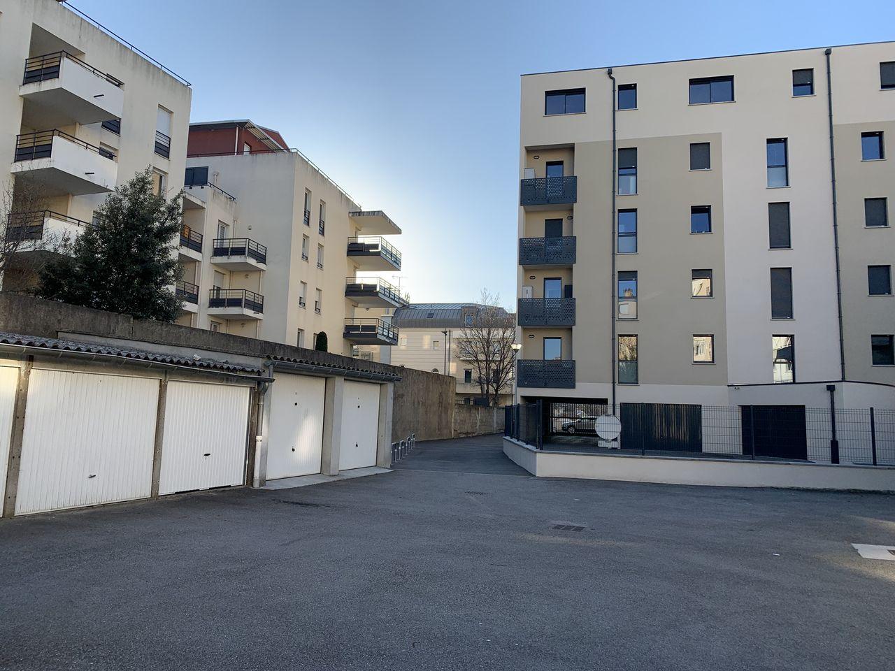 Parking VALENCE 26000 · 65 €/mois