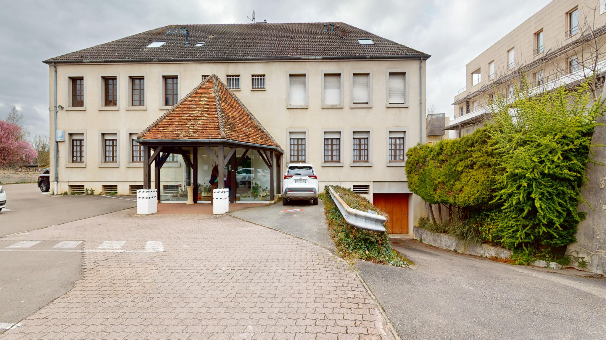 Local commercial 5 pièces 131 m² · à Longvic · 131 m² · 199 000 €