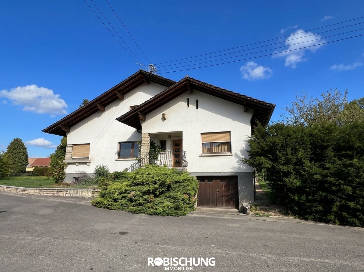 Maison 7 pièces 153 m² · à Chavannes-sur-l'Étang · 153 m² · 230 000 €