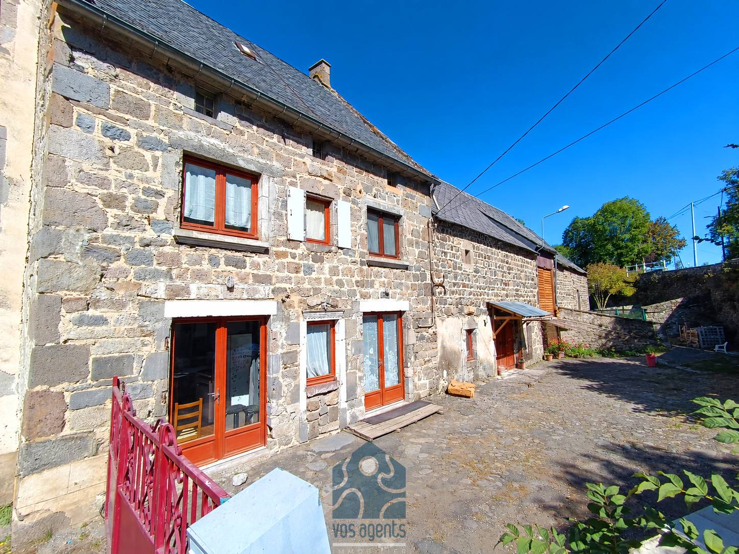 Maison 7 pièces 130 m² · à Saint-Nectaire · 130 m² · 215 000 €