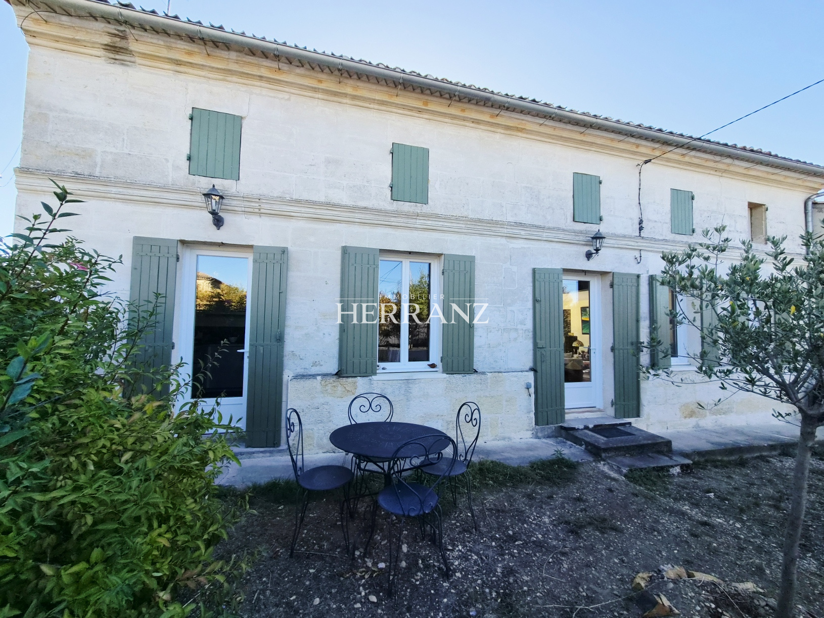 Maison 7 pièces 186 m² · à Coutras · 186 m² · 345 000 €