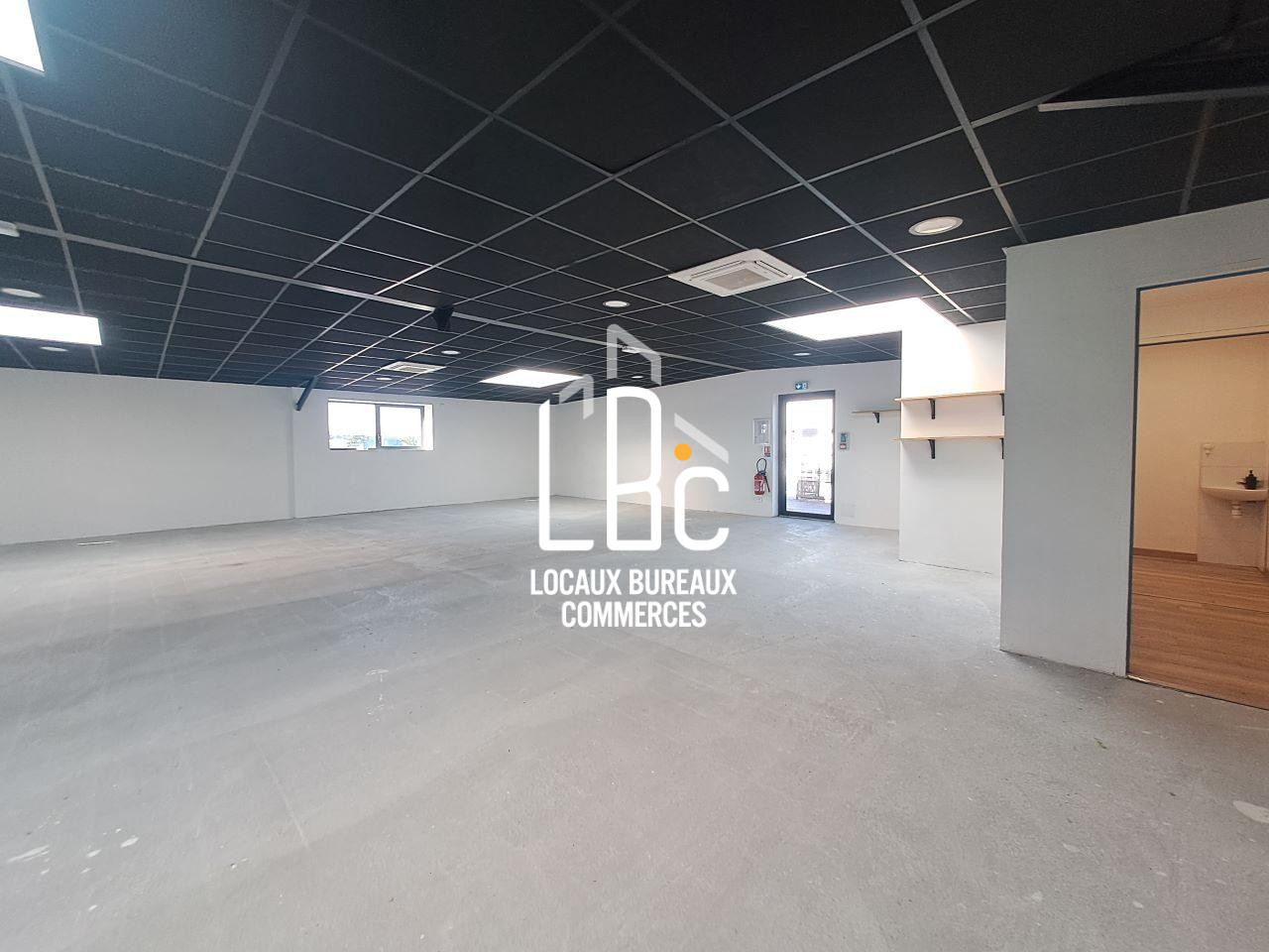 Local commercial 275 m² · à St Herblain · 275 m² · 2 900 €/mois