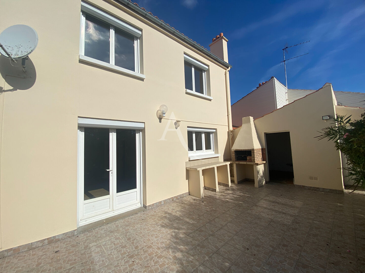 Maison – FONTENAY LE COMTE VENDEE PAYS-DE-LA-LOIRE - Vue 2