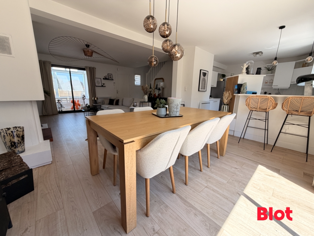 Maison 6 pièces 159 m² · à Bréal-sous-Montfort · 159 m² · 369 600 €