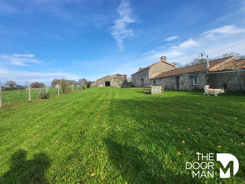 Maison 5 pièces 193 m² · à Neuvy-Bouin · 193 m² · 210 000 €