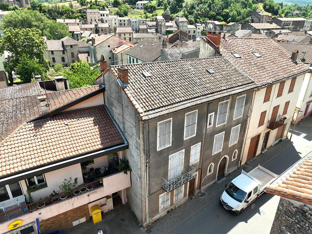 Maison 18 pièces 273 m² · à Camarès · 273 m² · 233 000 €