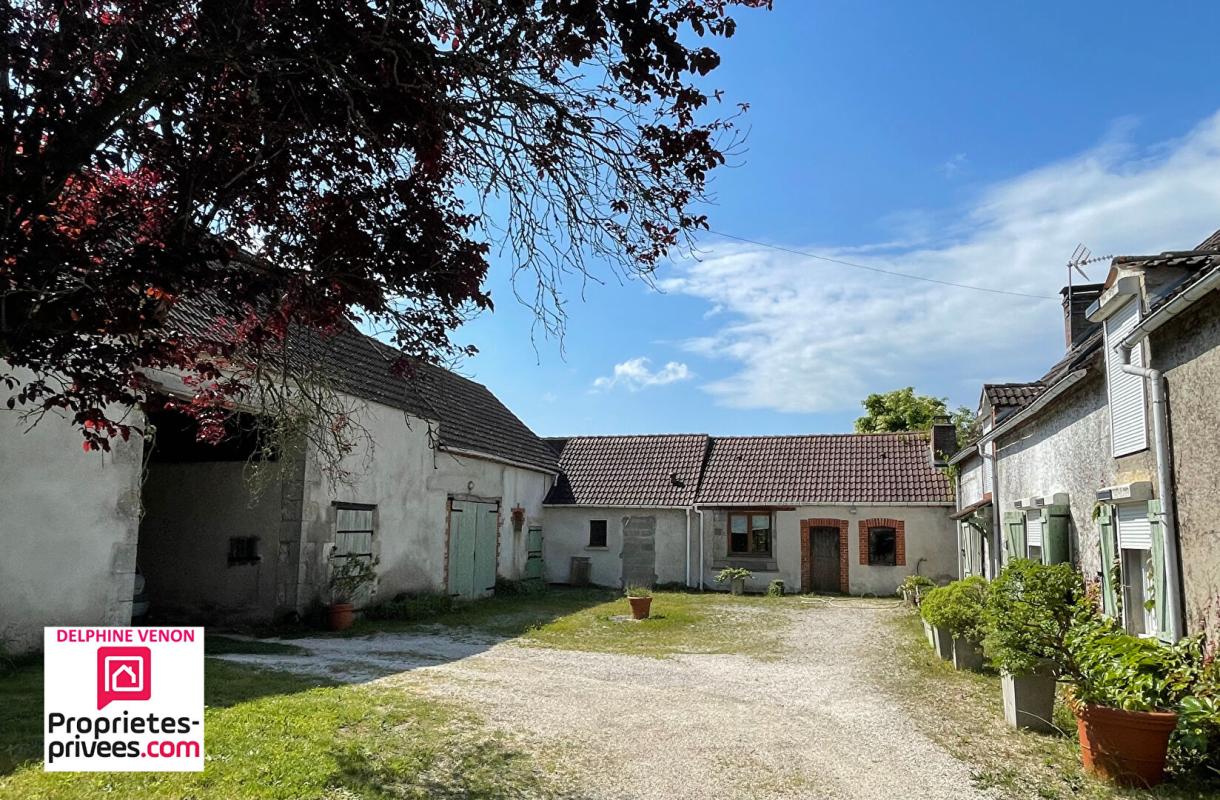 Maison 6 pièces 252 m² · à Saint-Martin-d'Abbat · 252 m² · 252 000 €