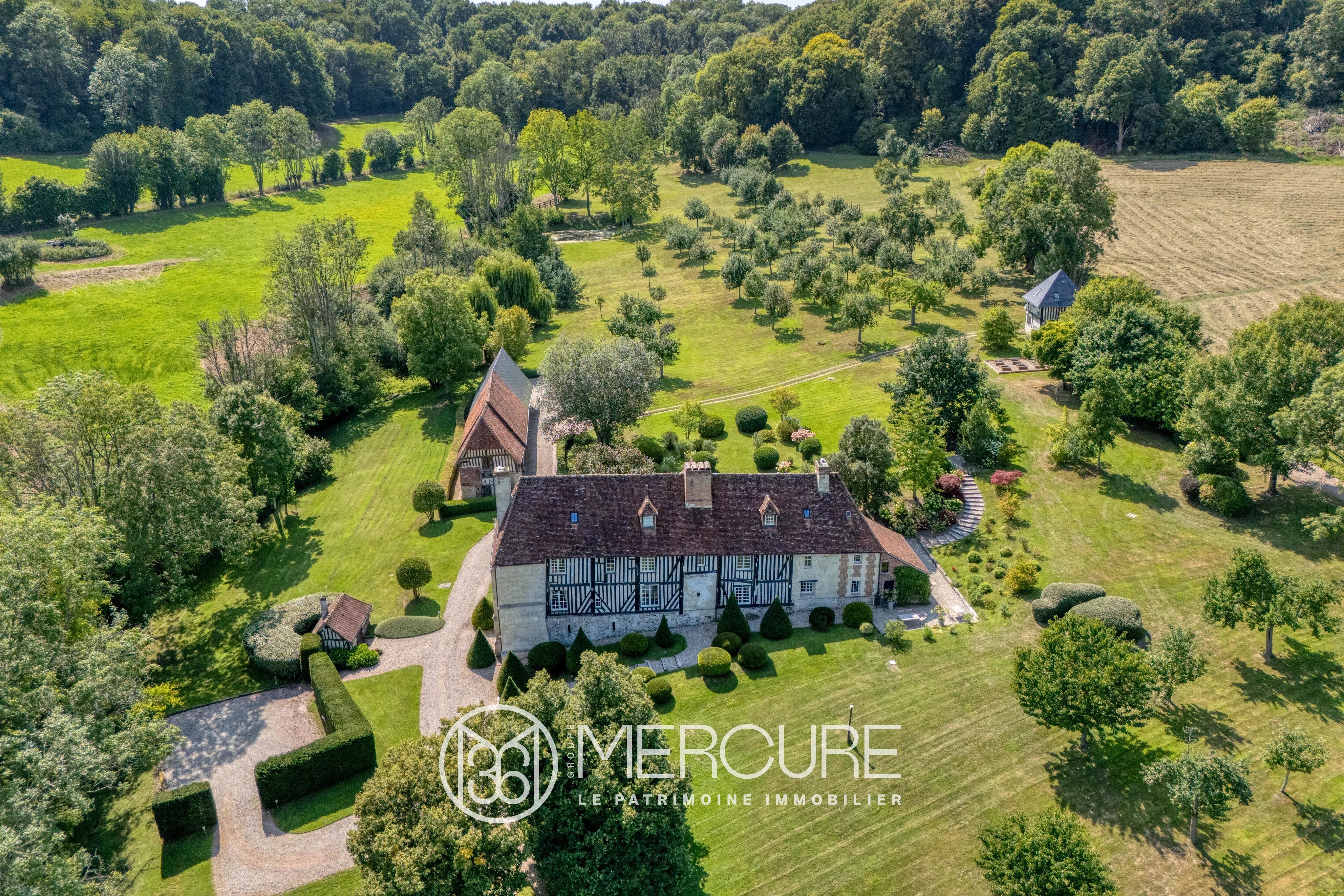 Maison 11 pièces 480 m² · à Livarot-Pays-d'Auge · 480 m² · 2 750 000 €