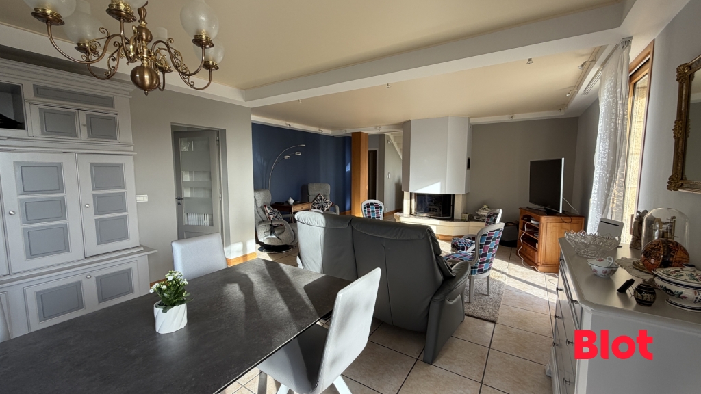 Maison 8 pièces 240 m² · à Liffré · 240 m² · 421 200 €