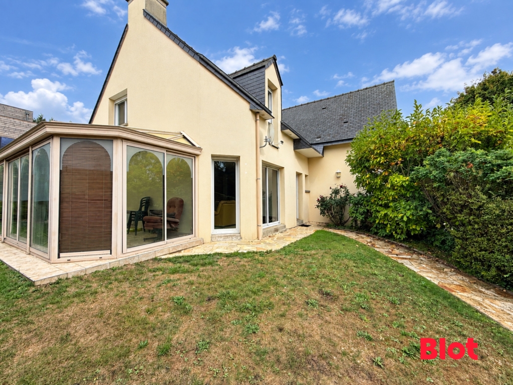 Maison 8 pièces 165 m² · à Montreuil-le-Gast · 165 m² · 334 900 €