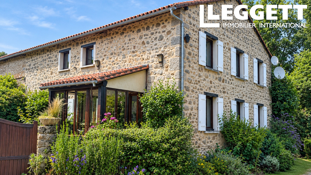 Maison 7 pièces 153 m² · à Abjat-sur-Bandiat · 153 m² · 262 150 €