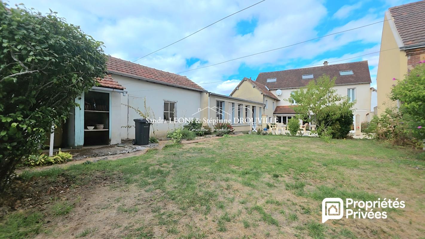 Maison 8 pièces 225 m² · à Nogent le Roi · 225 m² · 292 000 €