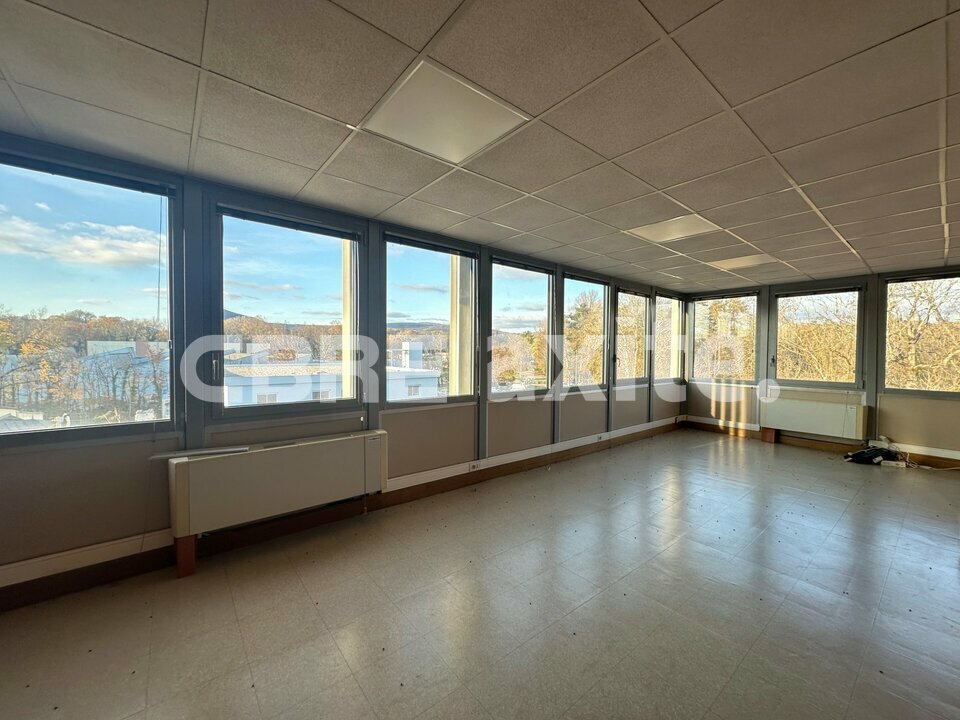 Local commercial 71 m² · à Annecy · 71 m² · 972 €/mois