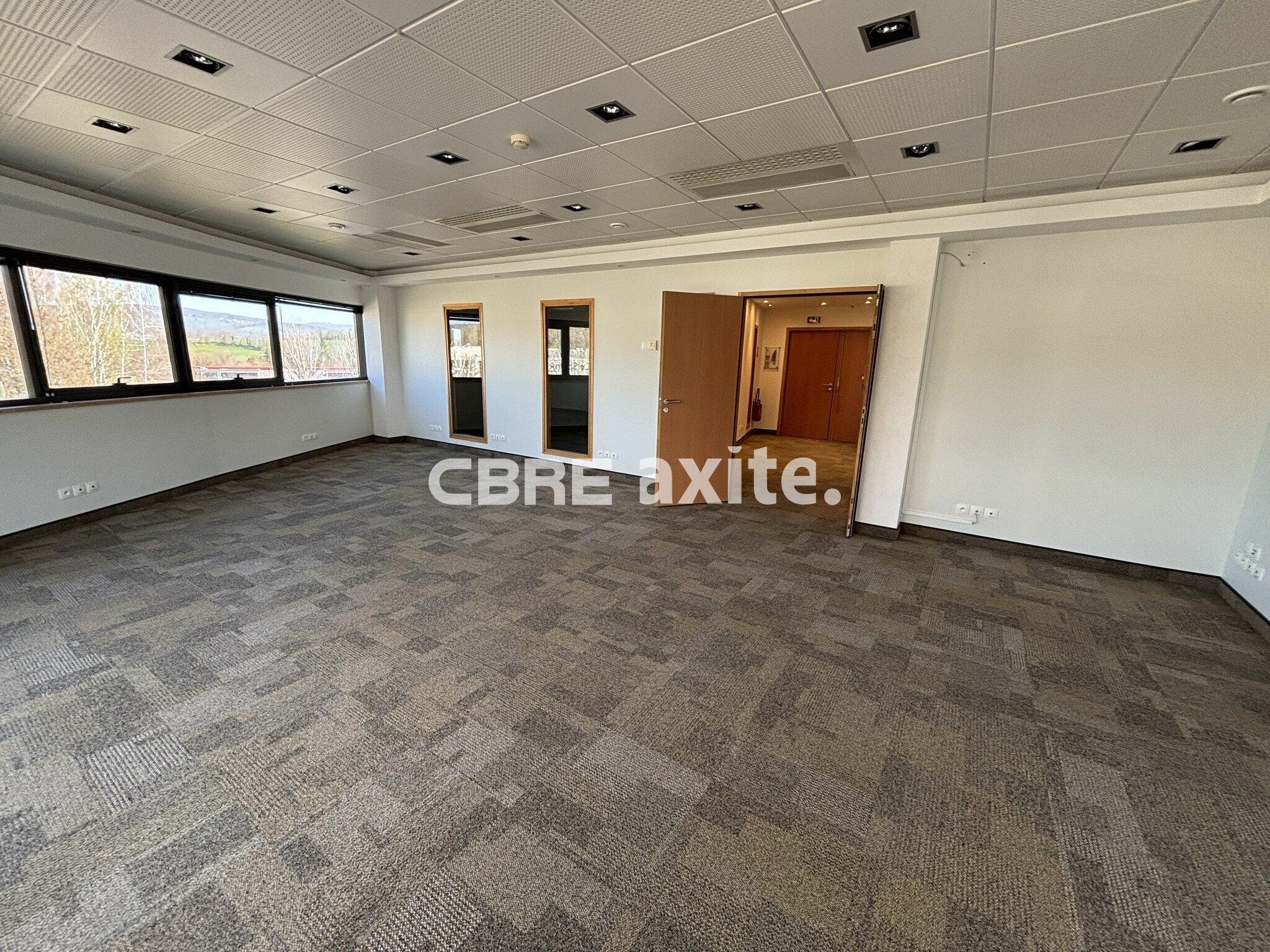 Local commercial 173 m² · à Chavanod · 173 m² · 3 347 €/mois