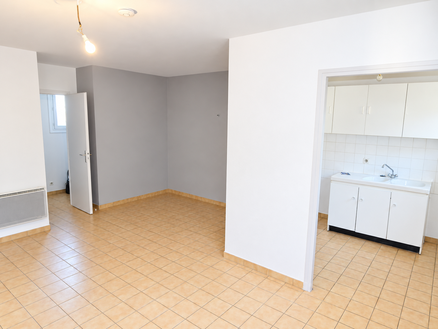 Appartement 1 pièce 33 m² · à Serrières · 33 m² · 370 €/mois