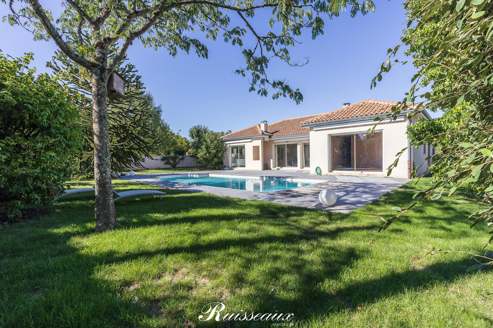 Maison 6 pièces 152 m² · à Bellefond · 152 m² · 575 000 €