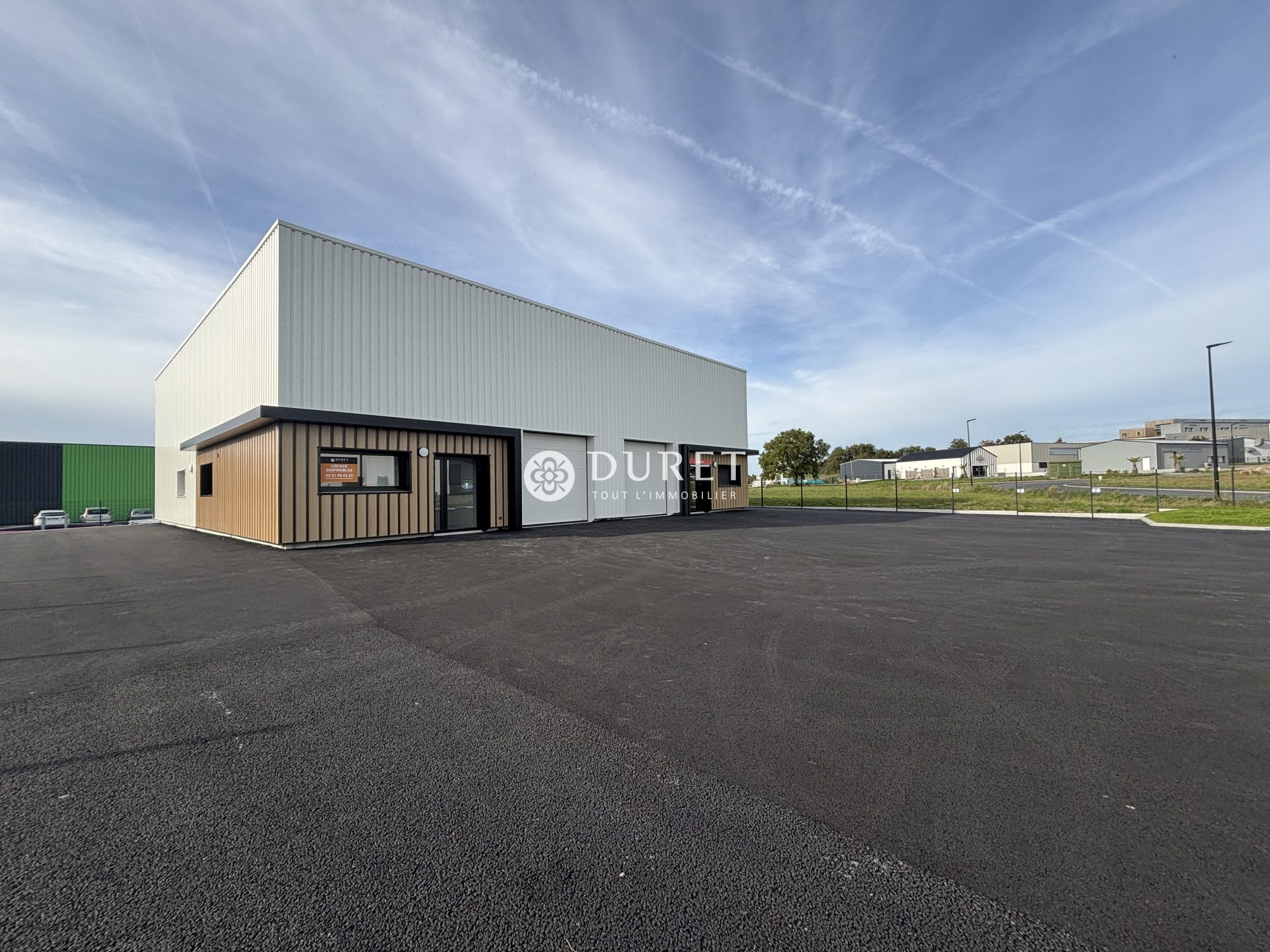 Local commercial 350 m² · à Aizenay · 350 m² · 1 890 €/mois