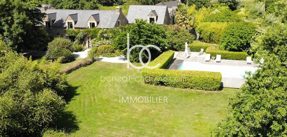 Maison 11 pièces 330 m² · à Sarzeau · 330 m² · 1 799 000 €