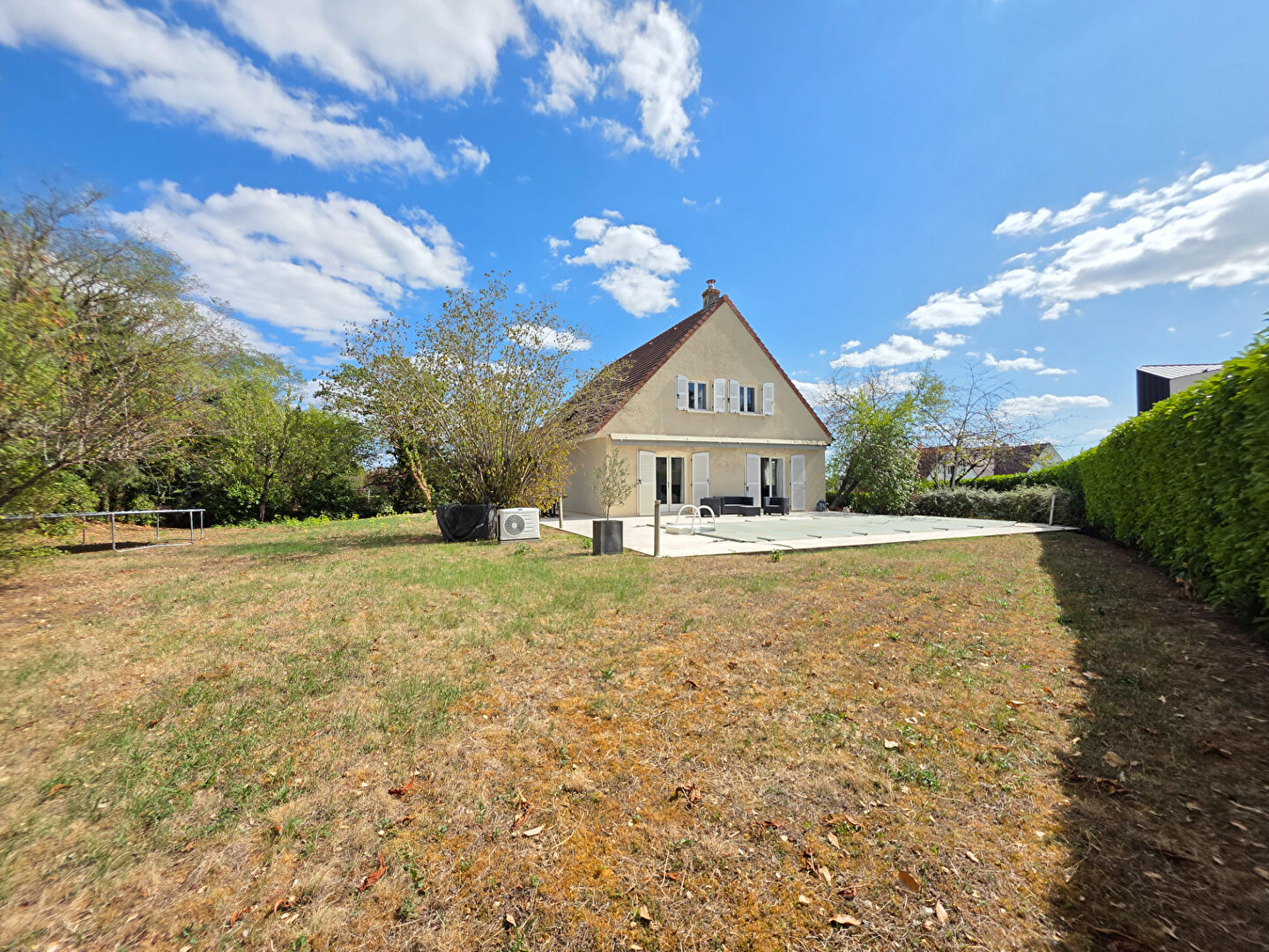Maison 7 pièces 200 m² · à Daix · 200 m² · 599 000 €