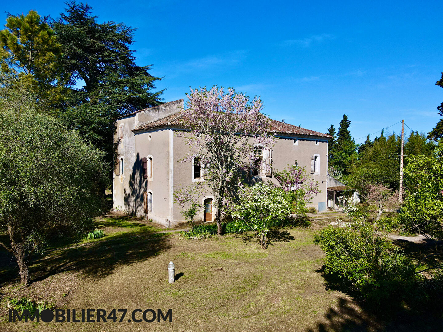 Maison 11 pièces 334 m² · à Madaillan · 334 m² · 199 000 €