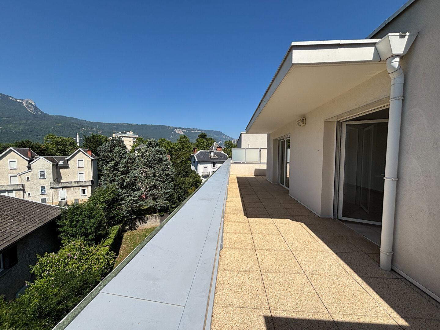 Appartement 3 pièces 71 m² · à Grenoble · 71 m² · 240 000 €