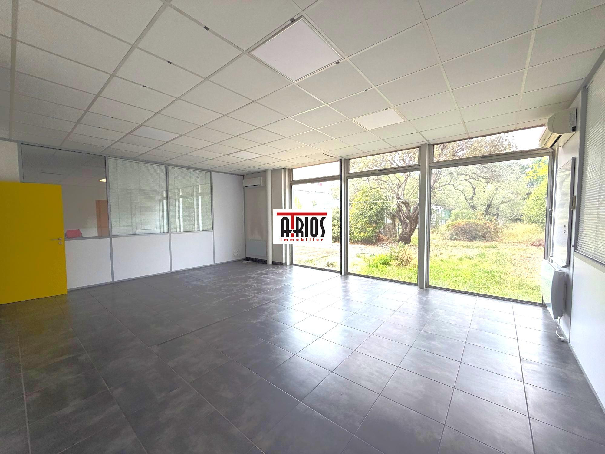 Local commercial 404 m² · à La Garde · 404 m² · 4 400 €/mois