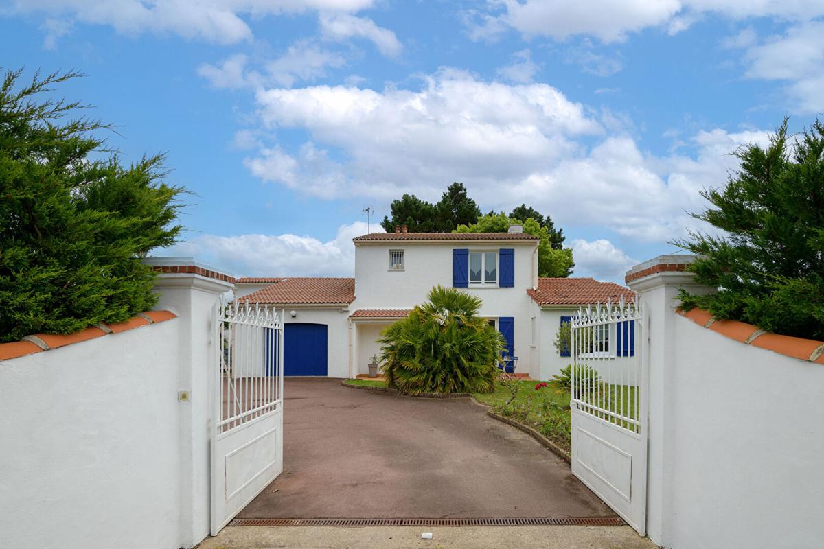Maison 7 pièces 138 m² · à Saint-Michel-Chef-Chef · 138 m² · 425 000 €