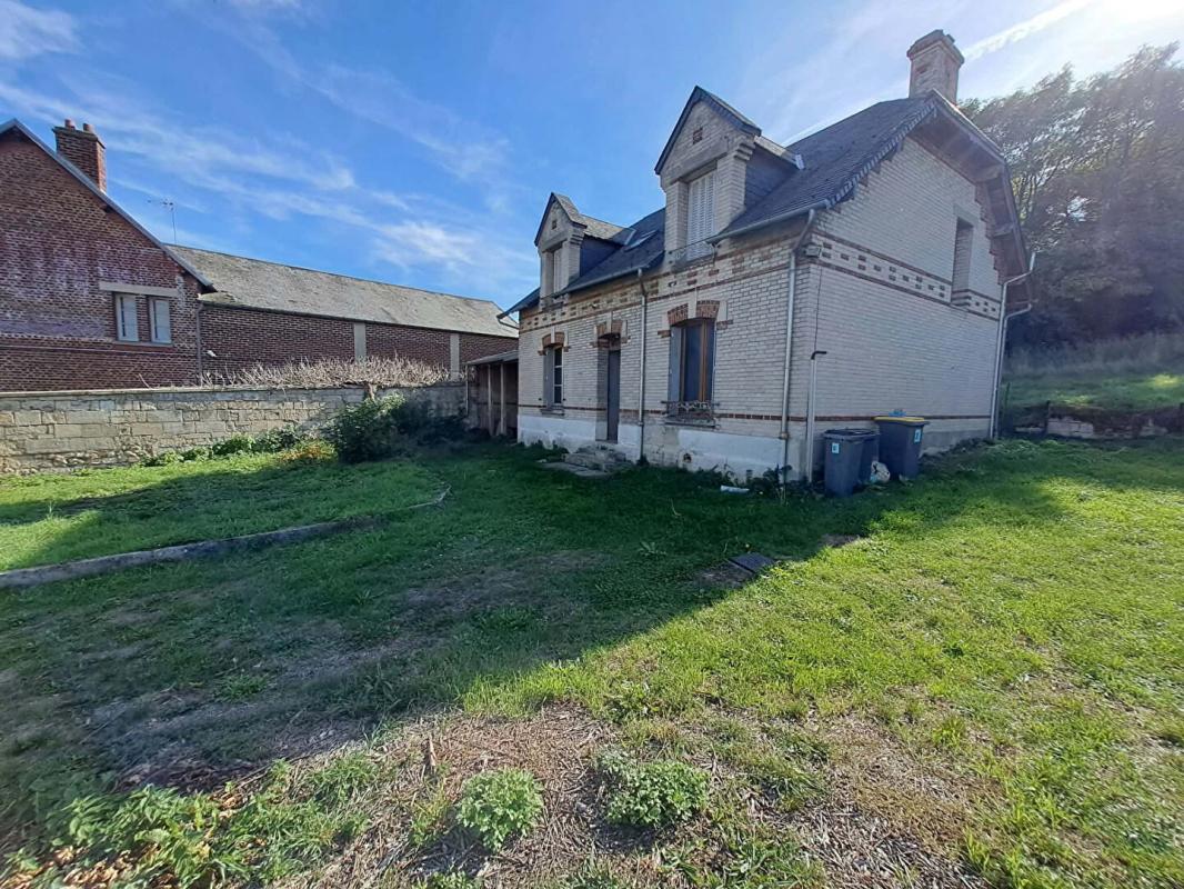 Maison 6 pièces 139 m² · à Guny · 139 m² · 127 000 €