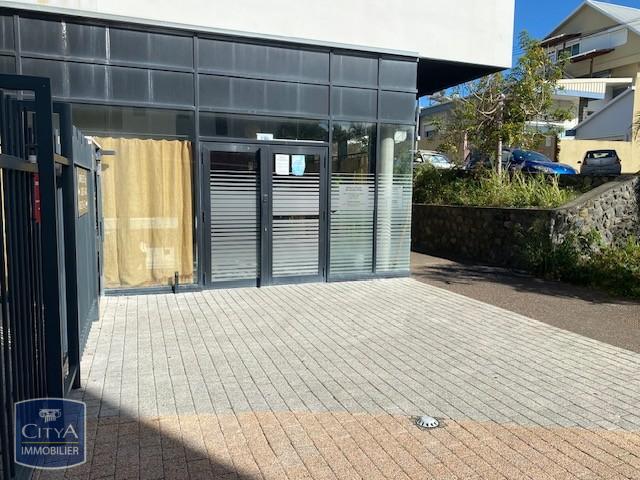 Local commercial 66 m² · à Saint-Pierre · 66 m² · 932 €/mois