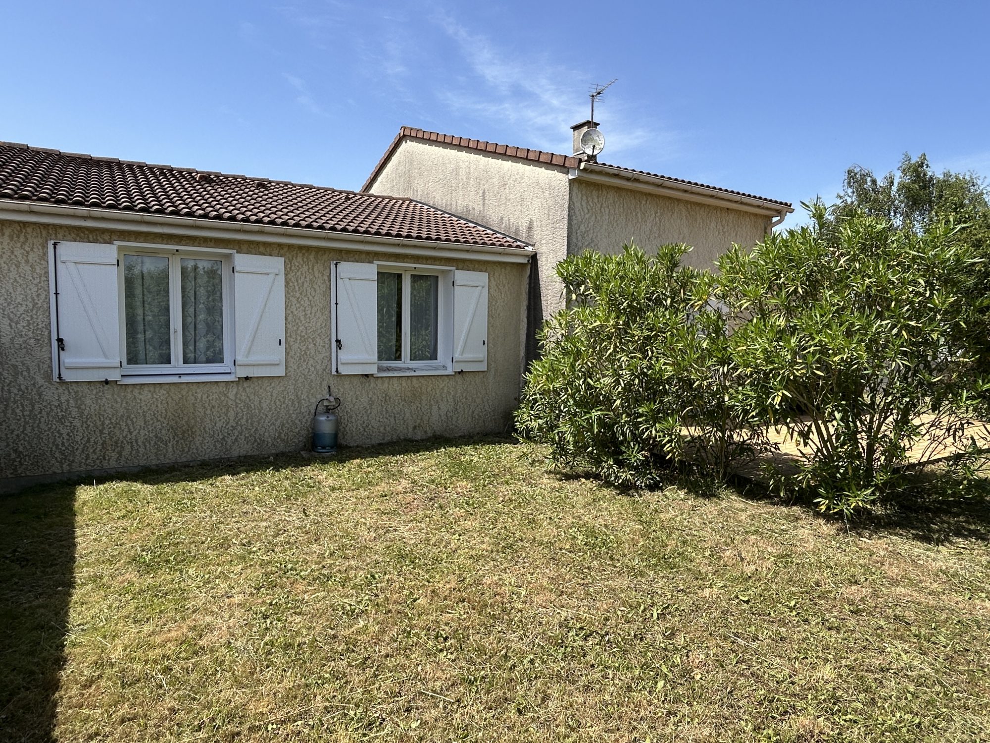 Maison – CHAURAY DEUX-SEVRES NOUVELLE-AQUITAINE - Plus