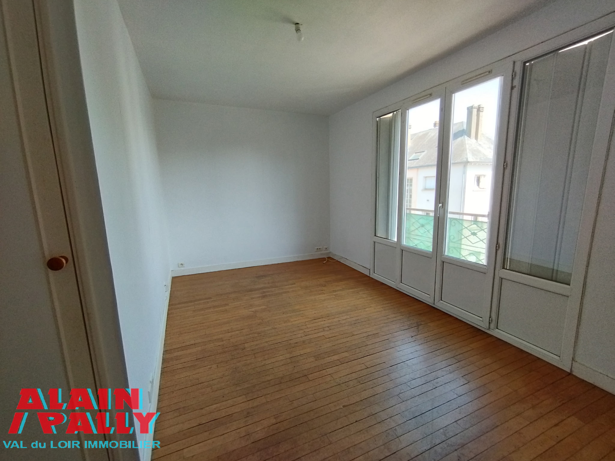 Appartement 4 pièces 49 m² · à Châteaudun · 49 m² · 58 000 €