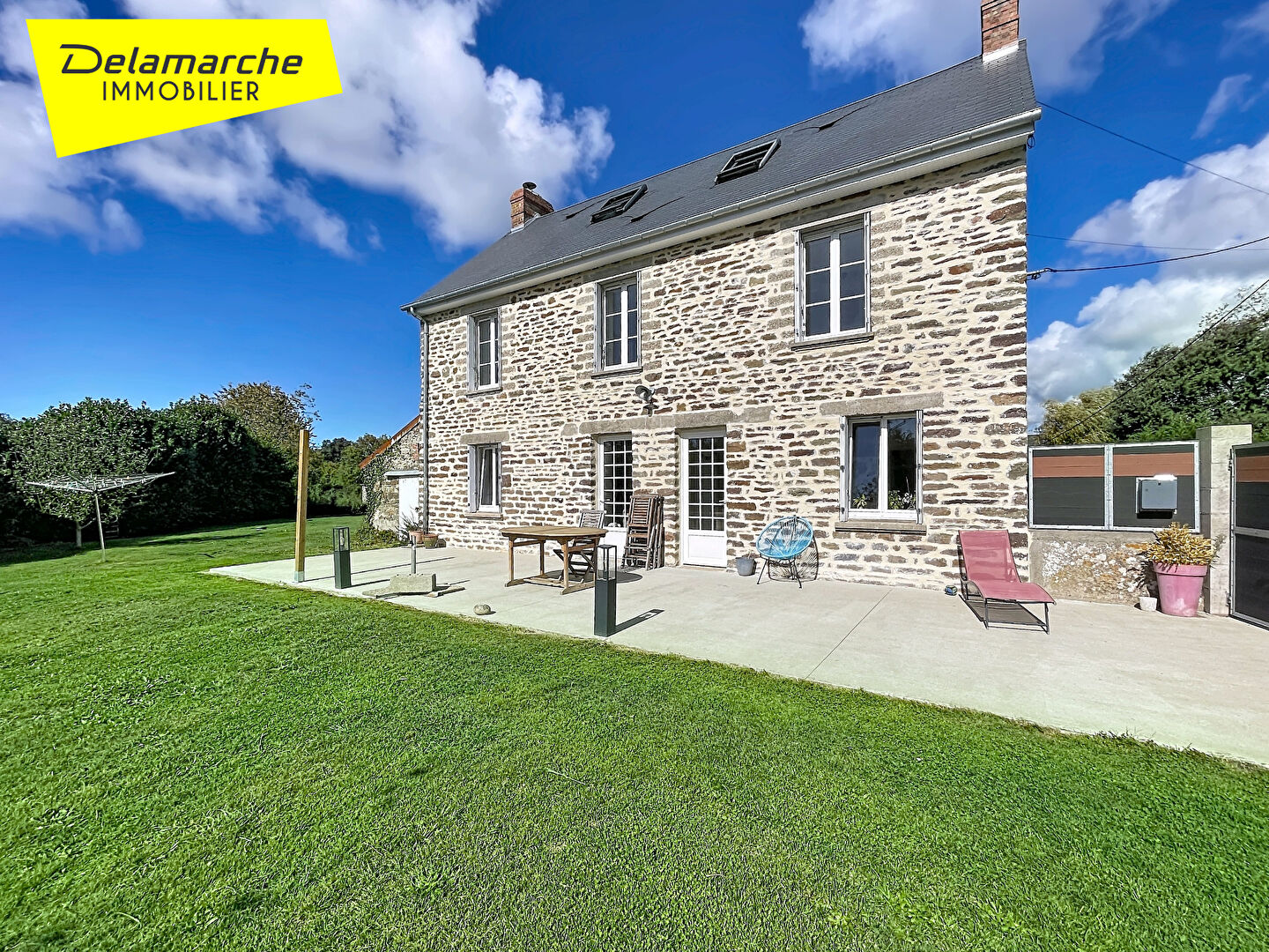 Maison 6 pièces 113 m² · à Saint-Planchers · 113 m² · 295 000 €