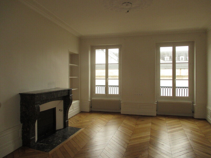 Appartement 4 pièces 121 m² · à Orléans · 121 m² · 1 350 €/mois