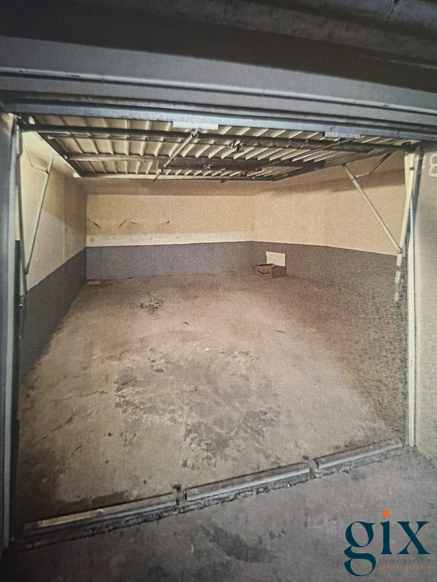 Parking 27 m² · à Gières · 27 m² · 139 €/mois