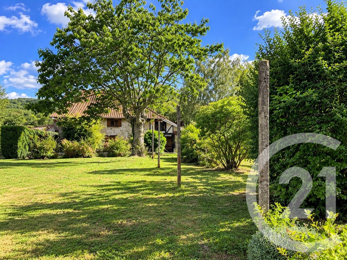 Maison 3 pièces 93 m² · à Saint-Pierre-de-Bailleul · 93 m² · 185 000 €