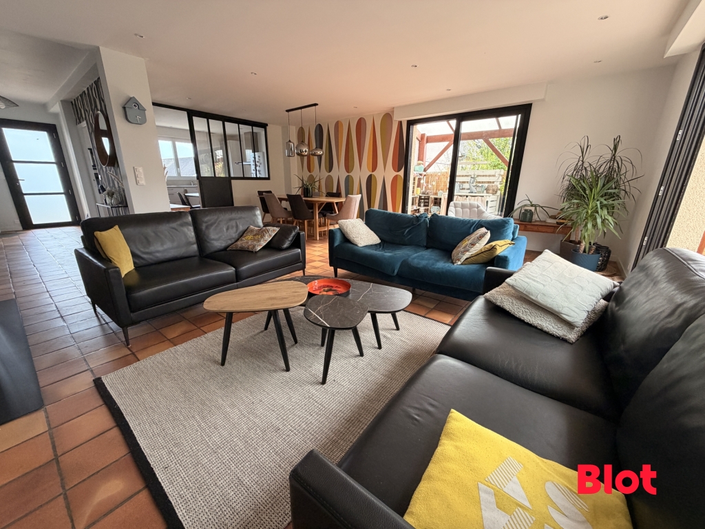 Maison 8 pièces 218 m² · à Mordelles · 218 m² · 499 000 €