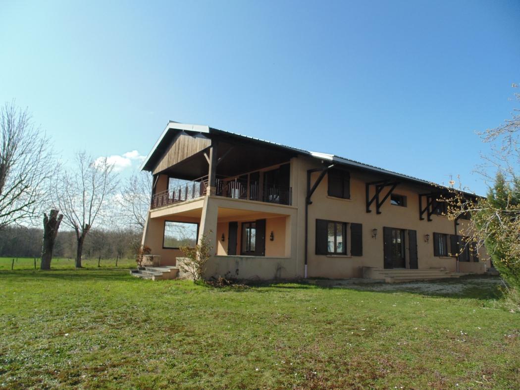 Maison à Joyeux