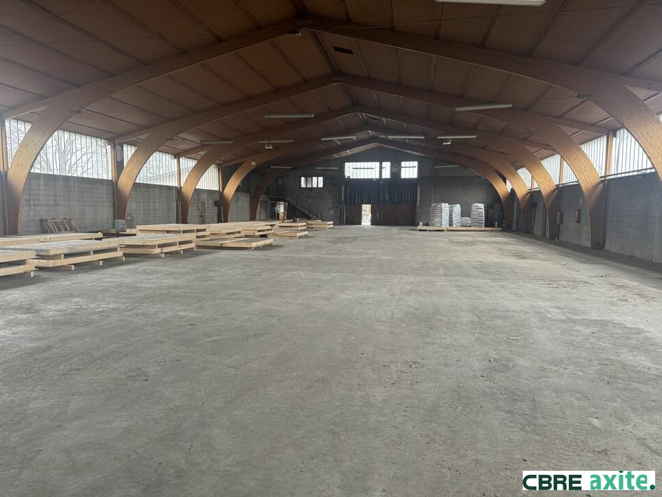 Local commercial 1520 m² · à Saint-Laurent-du-Pont · 1 520 m² · 1 367 100 €