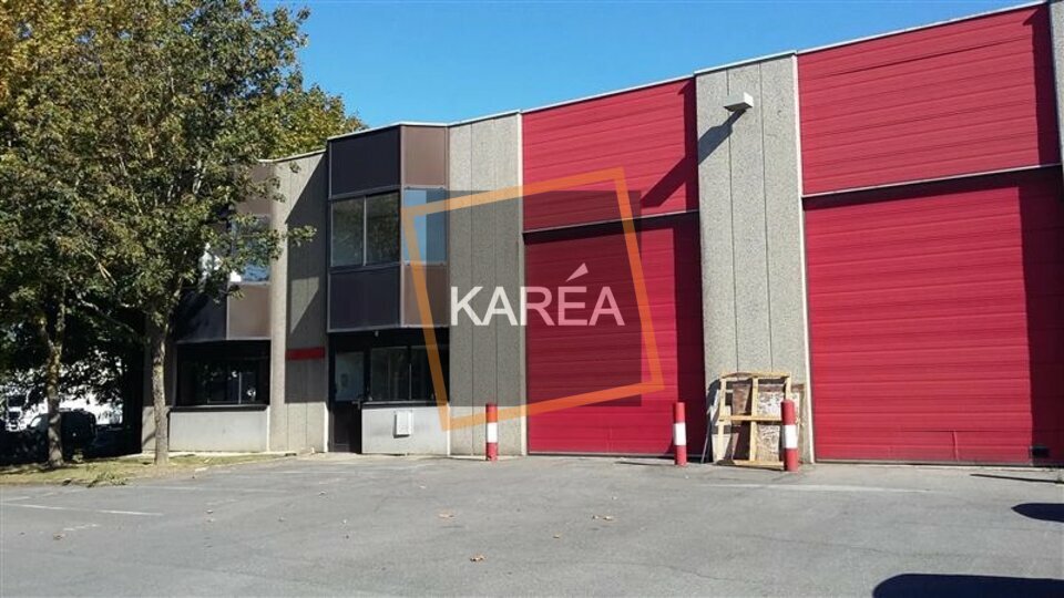Local commercial 326 m² · à Collégien · 326 m² · 3 550 €/mois