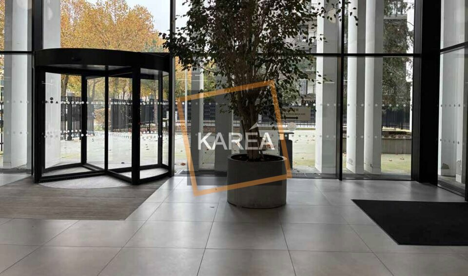 Local commercial 189 m² · à Montévrain · 189 m² · 5 495 €/mois