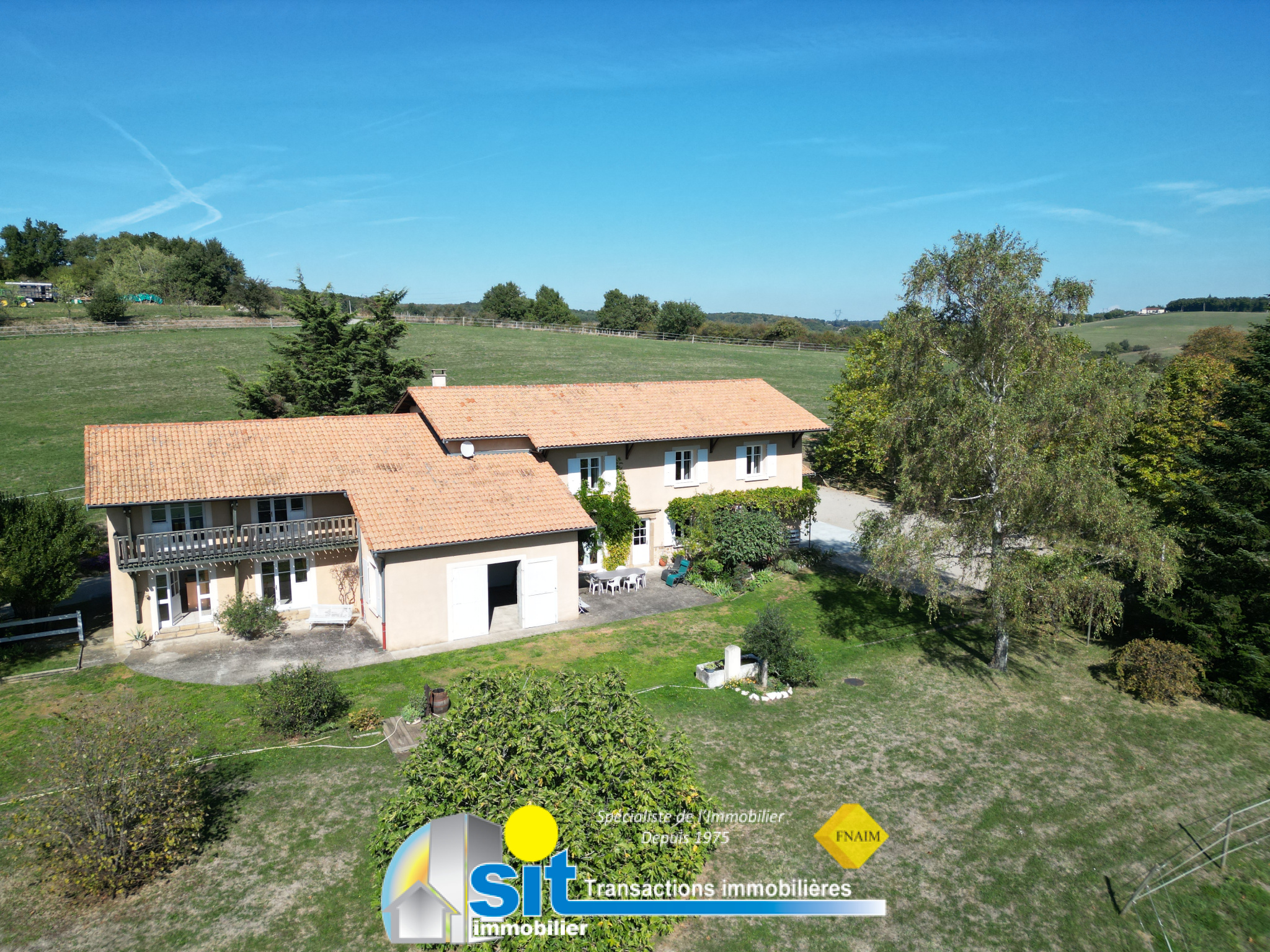 Maison 10 pièces 350 m² · à Vernioz · 350 m² · 995 000 €