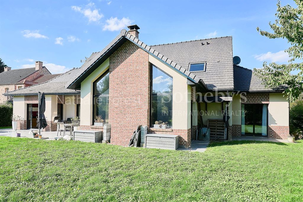 Maison 10 pièces 220 m² · à Mérignies · 220 m² · 938 000 €