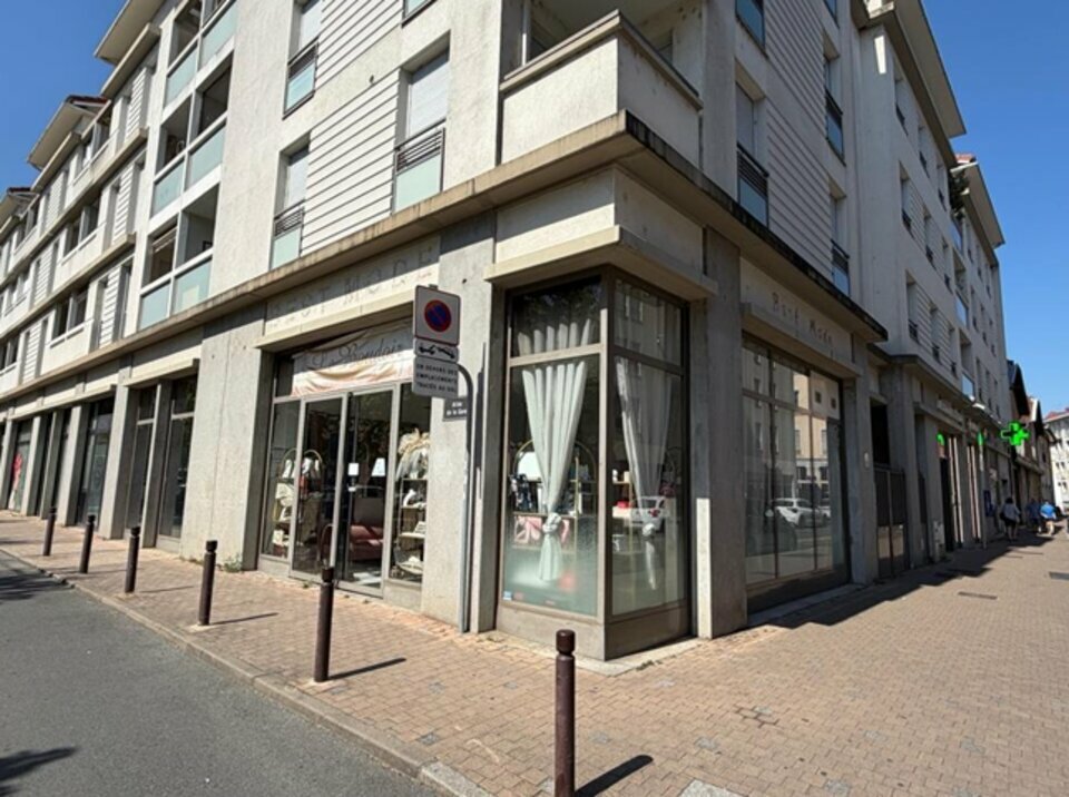 Local commercial 102 m² · à Villefranche-sur-Saône · 102 m² · 1 697 €/mois