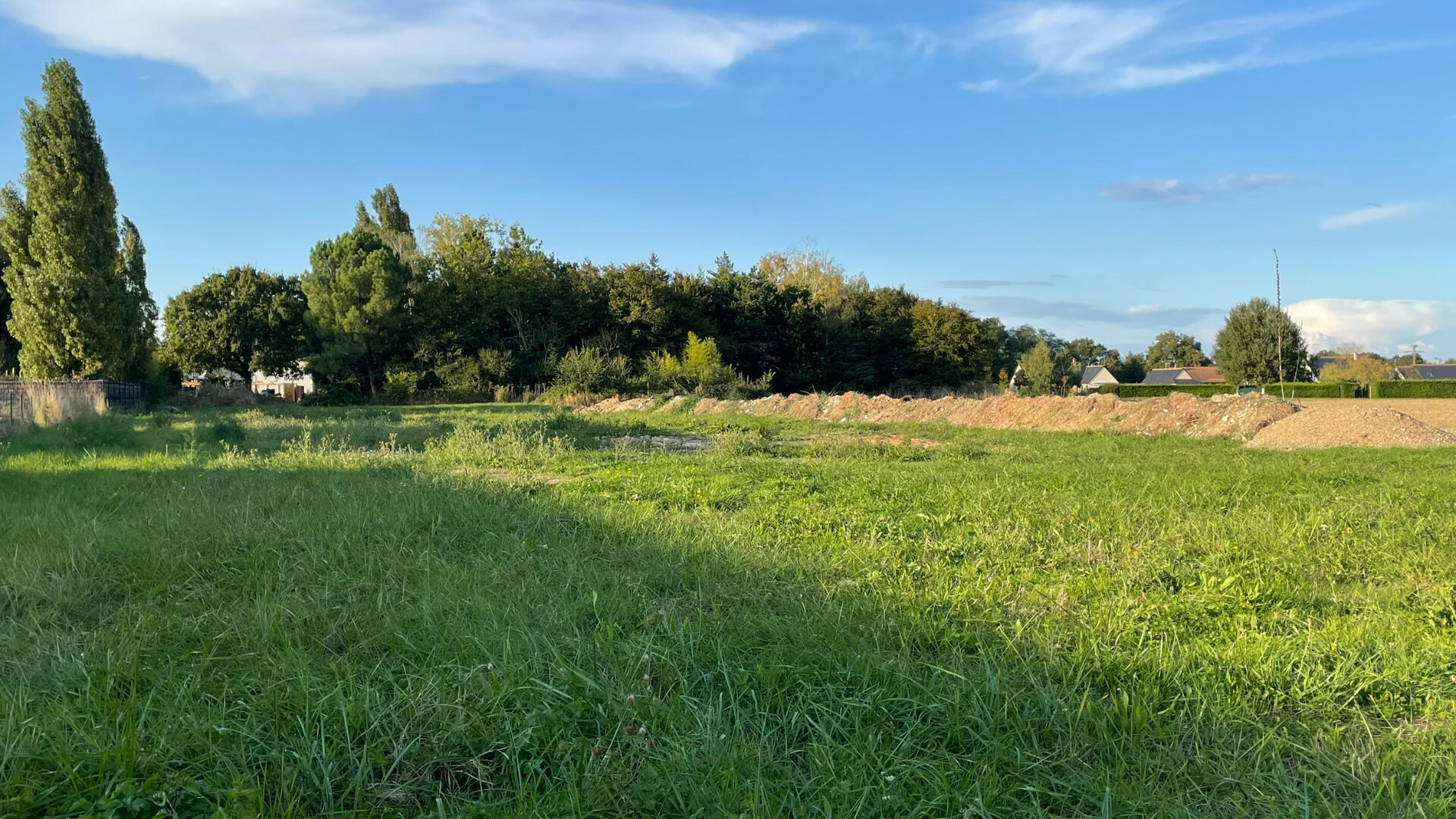 Terrain 1 880m²