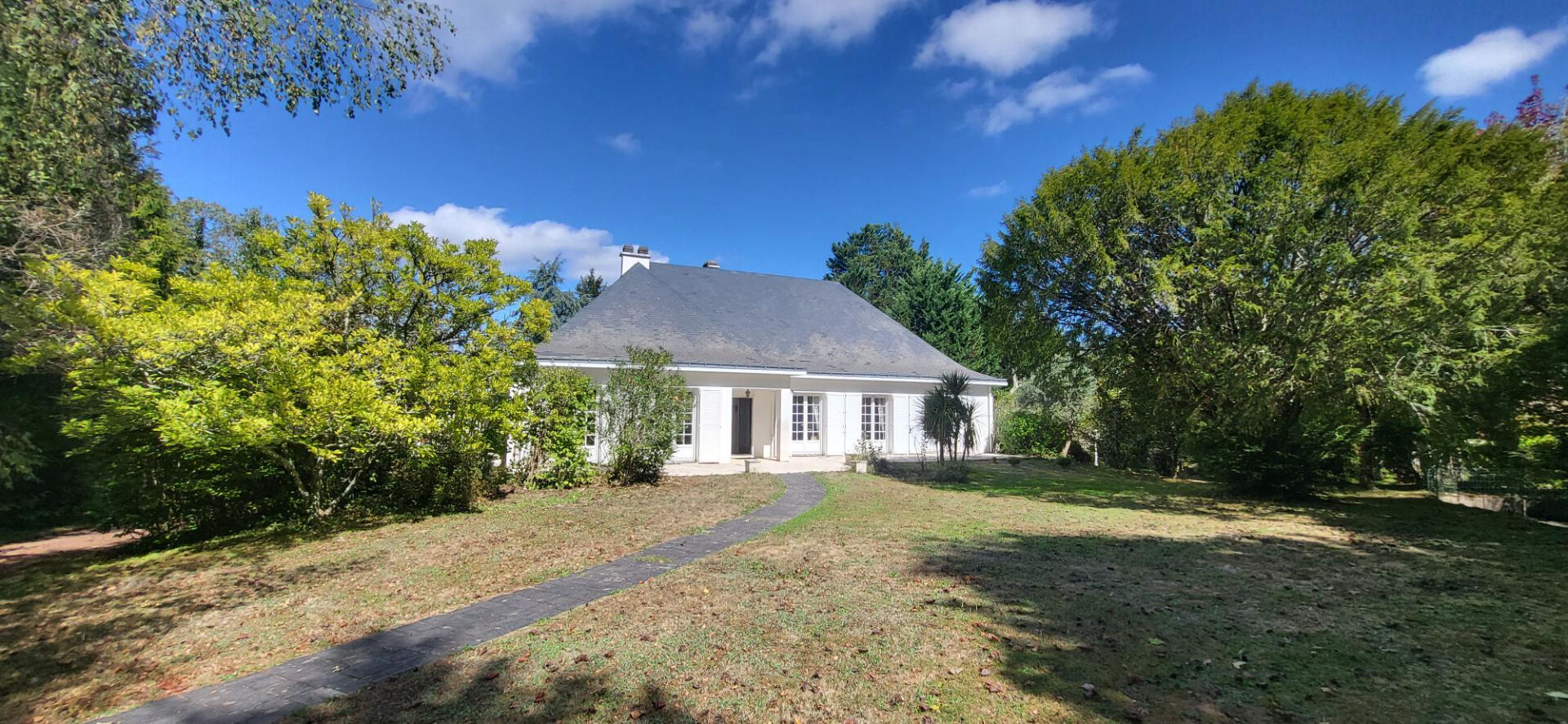 Maison 8 pièces 226 m² · à Sautron · 226 m² · 703 800 €