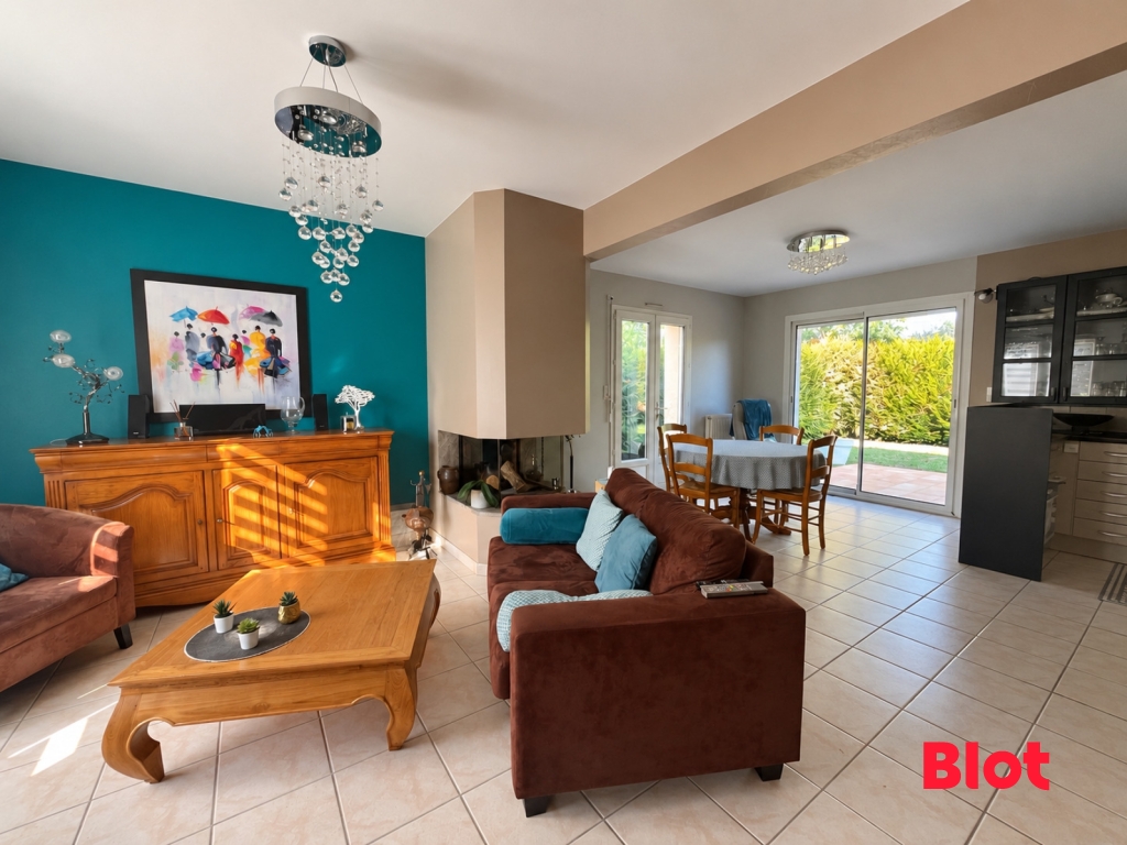 Maison 5 pièces 89 m² · à Chartres-de-Bretagne · 89 m² · 319 750 €