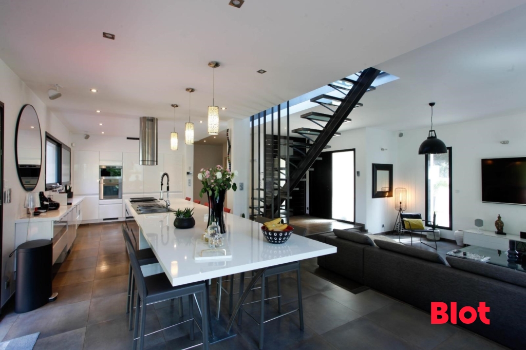 Maison 7 pièces 230 m² · à Rennes · 230 m² · 699 900 €