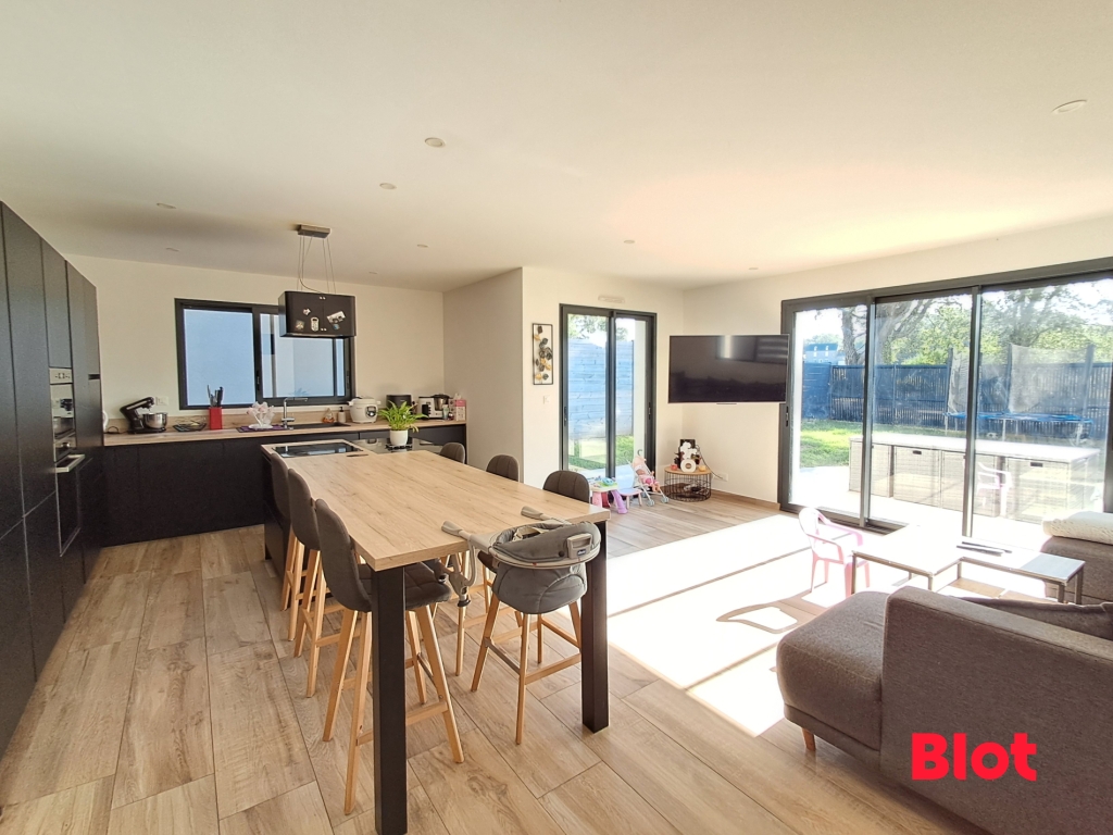 Maison 5 pièces 107 m² · à Miniac-Morvan · 107 m² · 315 000 €