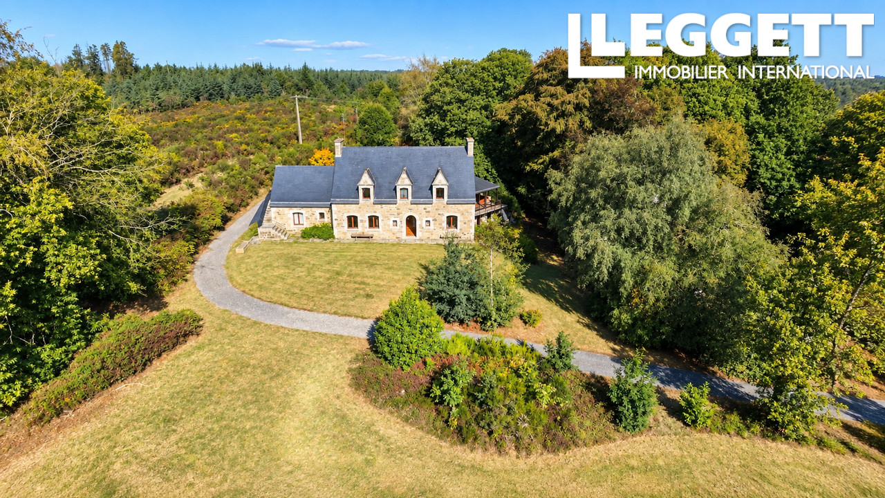 Maison 7 pièces 220 m² · à Plounévez-Quintin · 220 m² · 524 700 €
